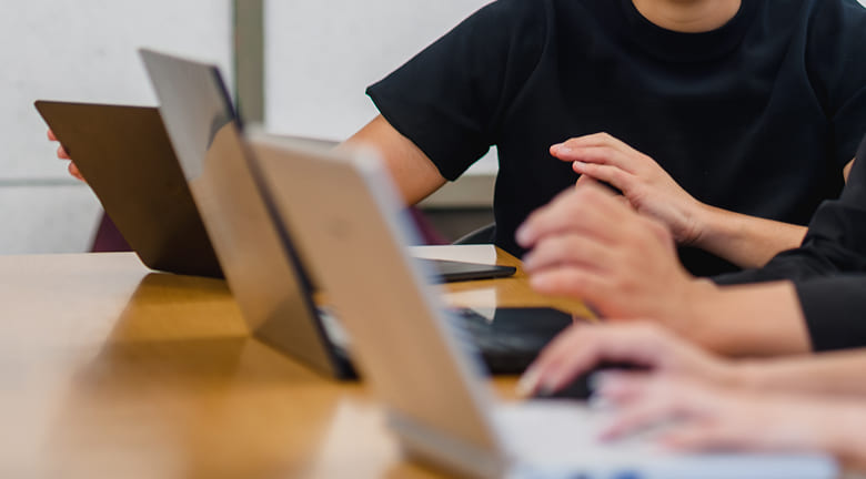 PoCで終わらせない 現場に根付くAI実装支援