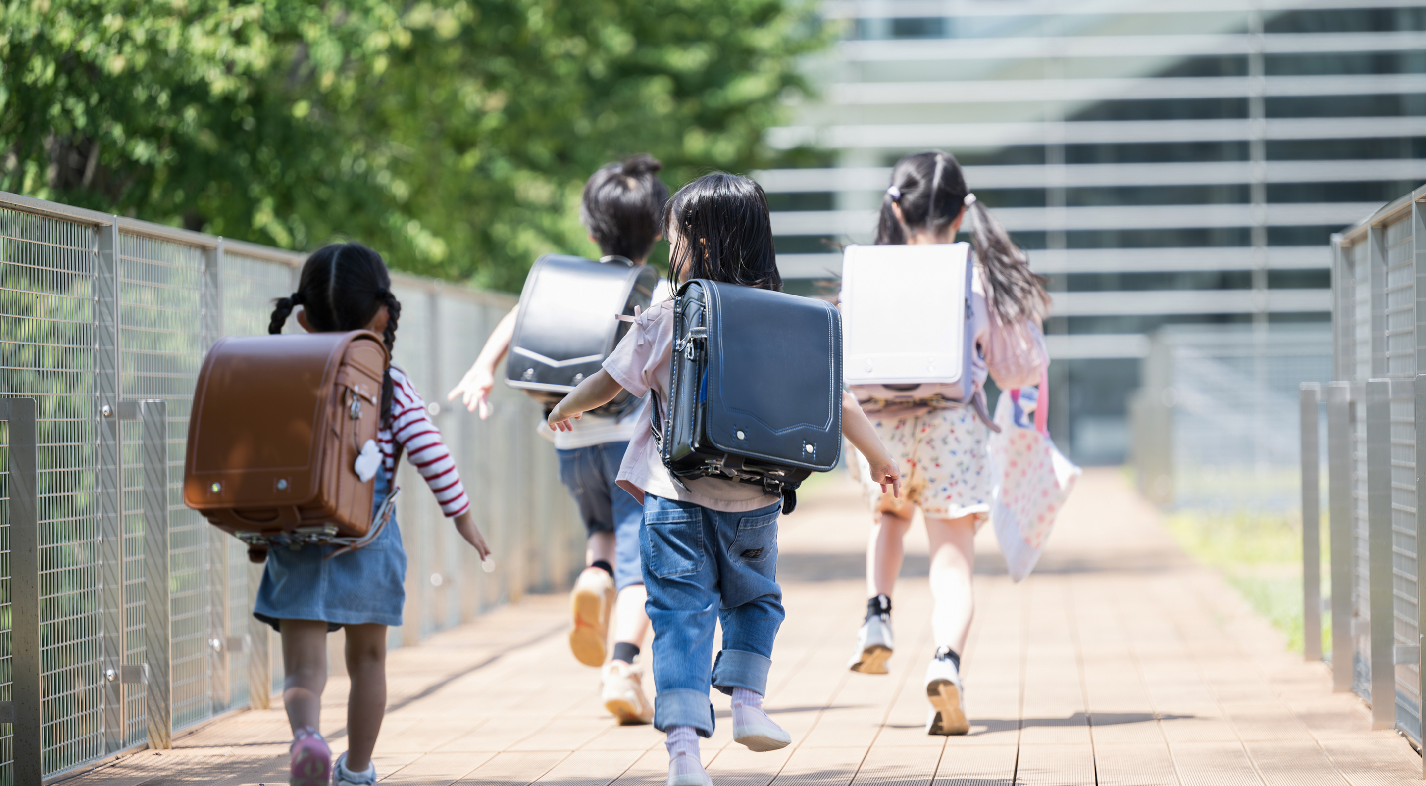 AIDECのメインビジュアル 2